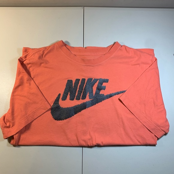 5 adult size Small short sleeve t-shirts.  All in fair/good condition. - Picture 3 of 6